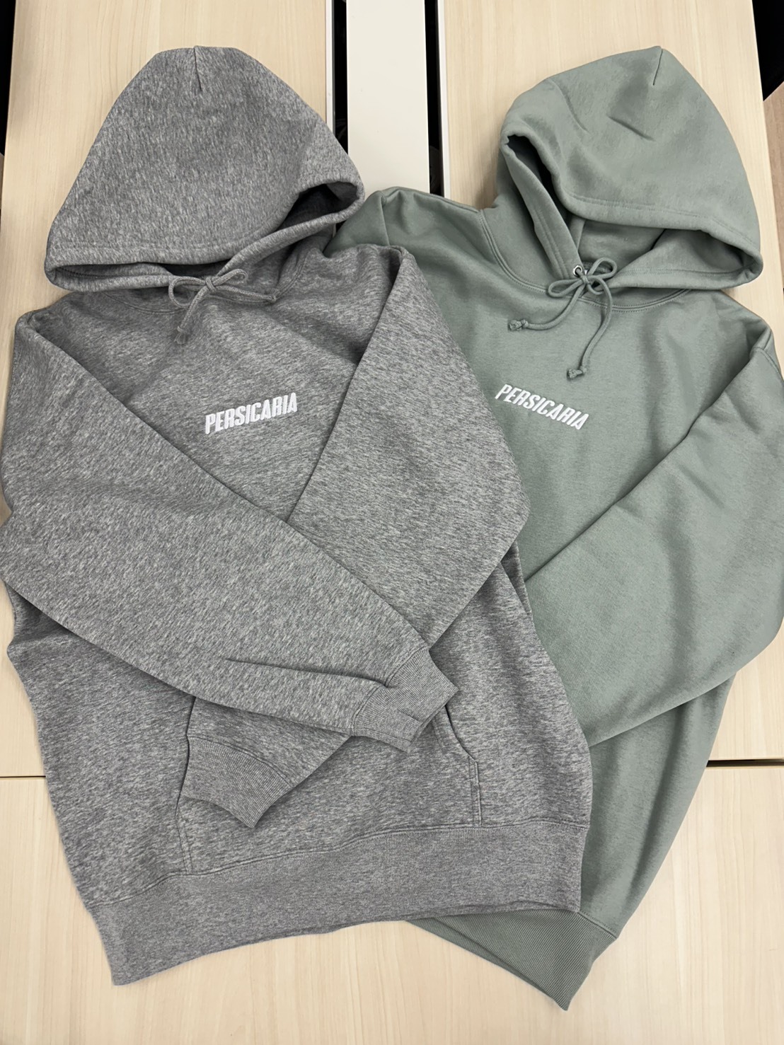 刺繍パーカ 第二弾（通販限定カラー：スモーキーグリーン / 裏起毛）