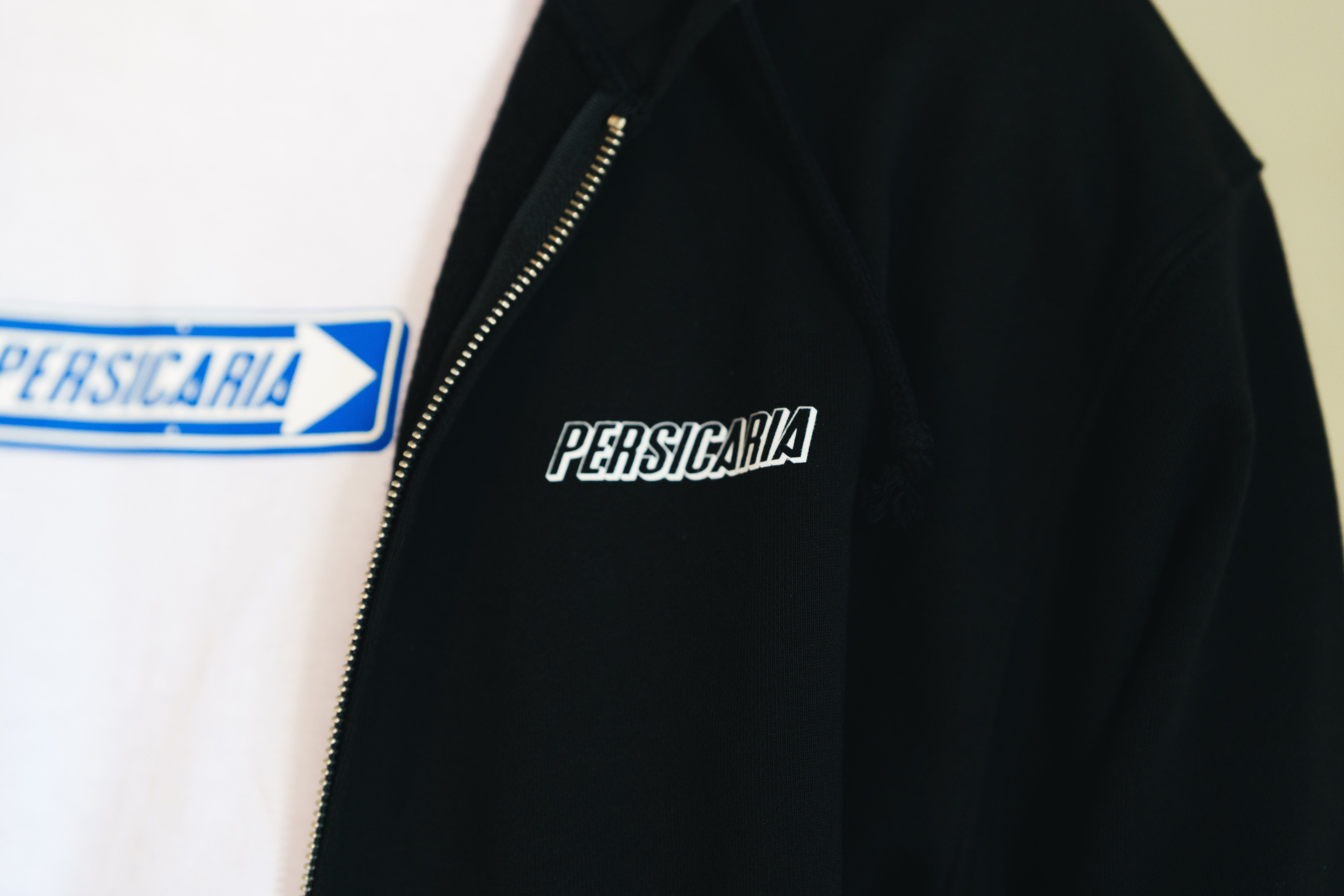 ZIPパーカ（Black）