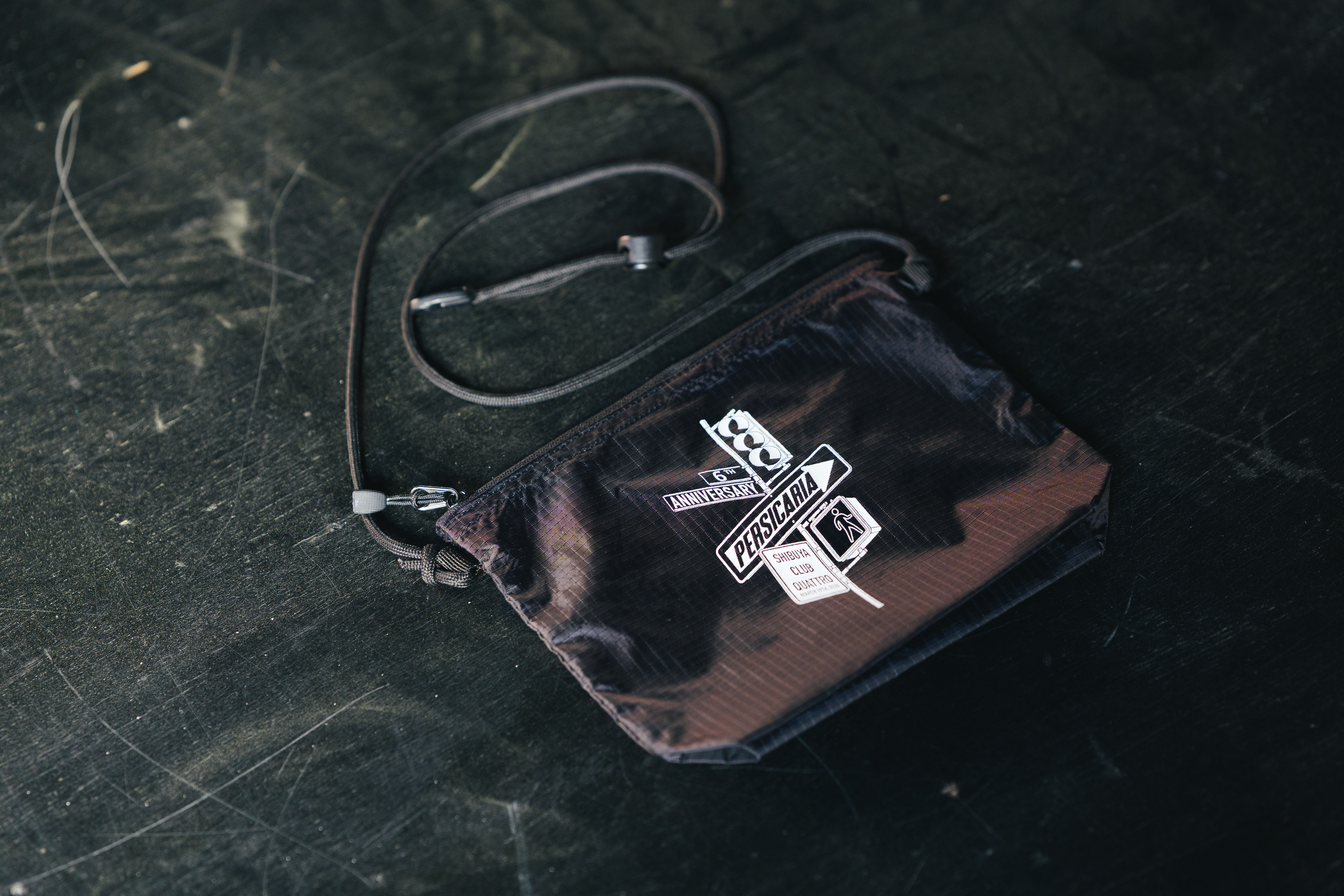 6周年サコッシュ